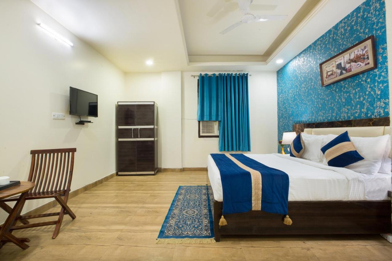 The Alpino Hotel Нью-Дели Экстерьер фото