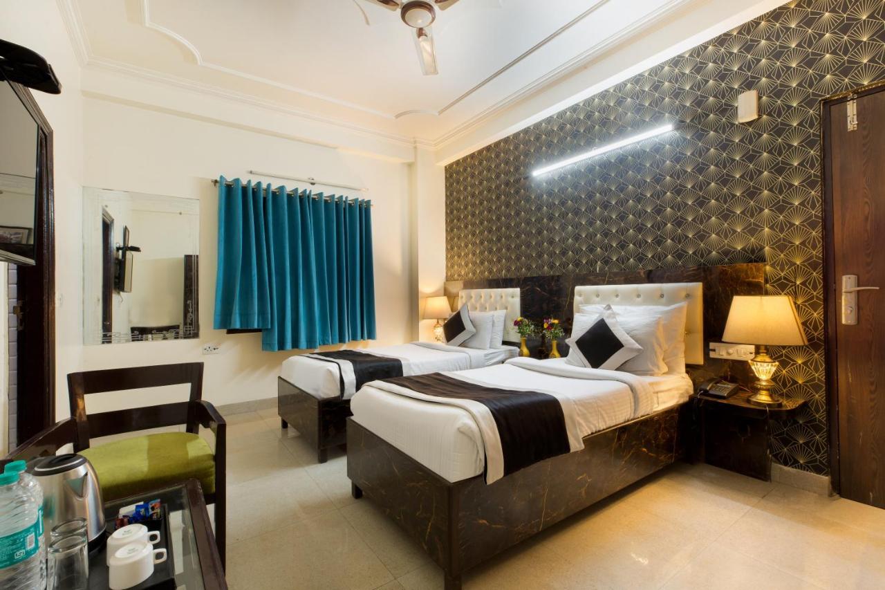 The Alpino Hotel Нью-Дели Экстерьер фото