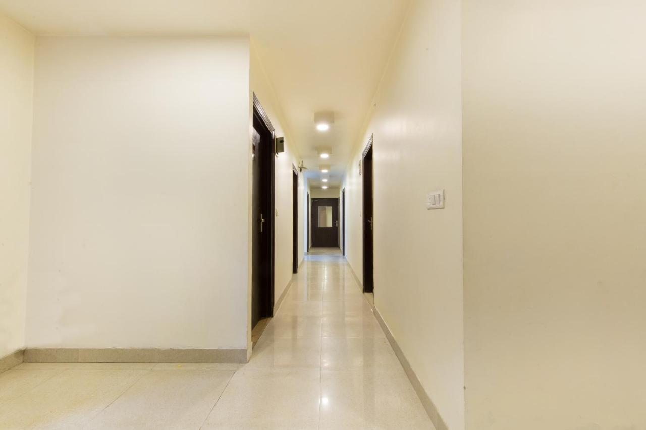 The Alpino Hotel Нью-Дели Экстерьер фото
