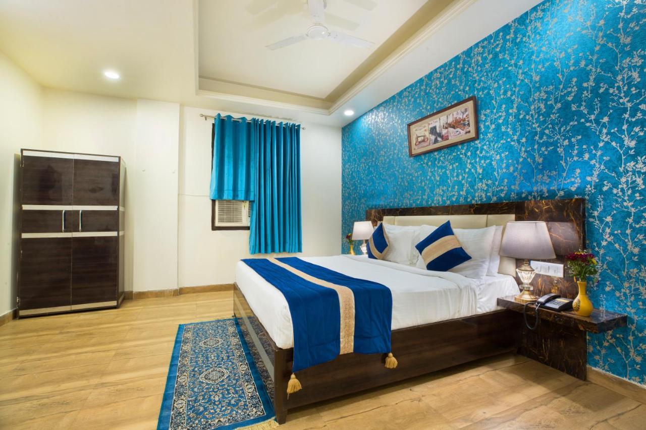 The Alpino Hotel Нью-Дели Экстерьер фото