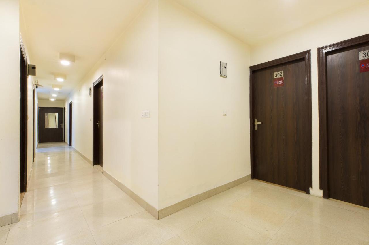 The Alpino Hotel Нью-Дели Экстерьер фото