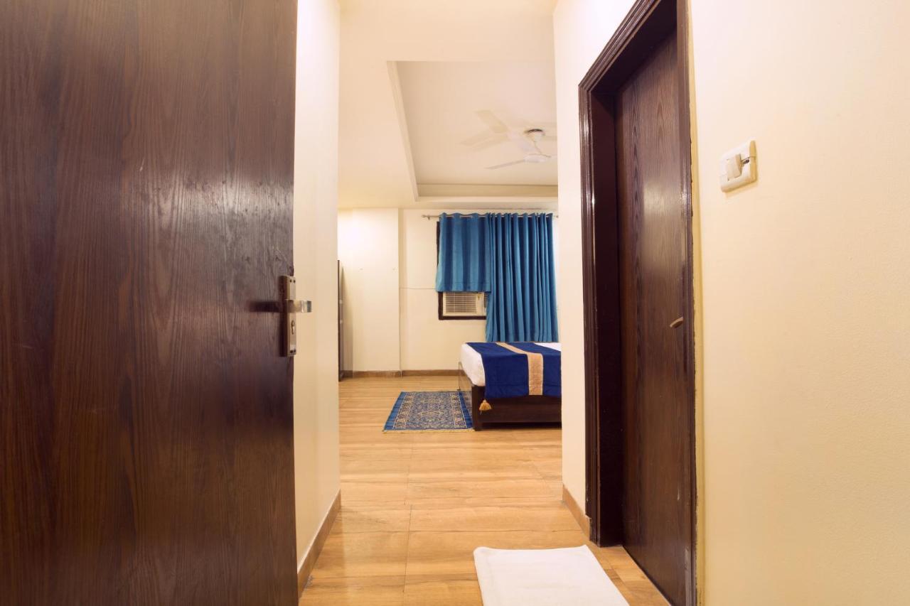 The Alpino Hotel Нью-Дели Экстерьер фото