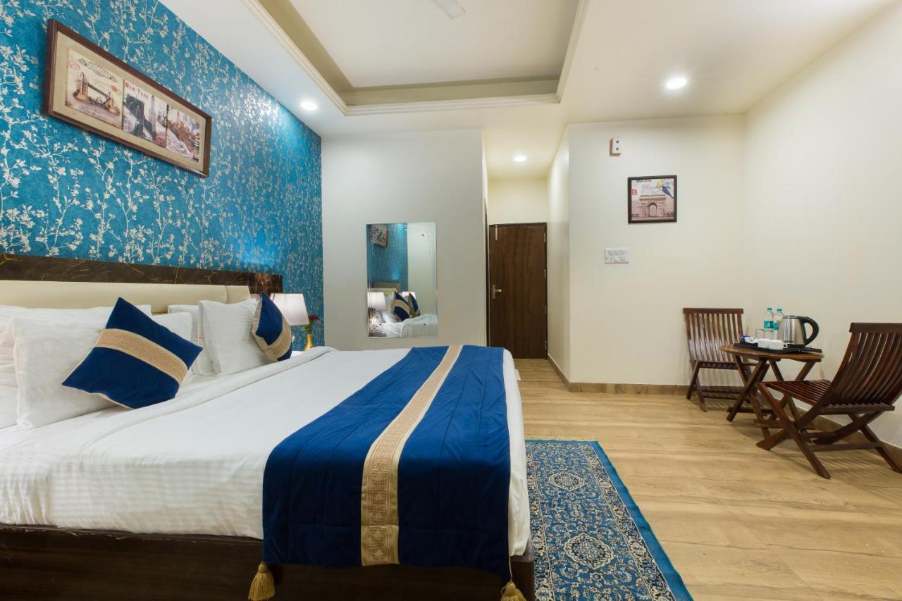 The Alpino Hotel Нью-Дели Экстерьер фото